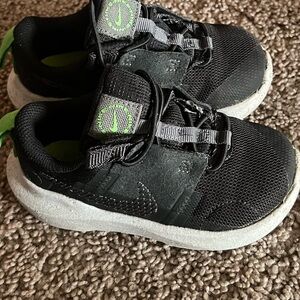 Nike toddler size 7 barley worn